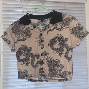 Size Small Cropped Dragon Print Shirt